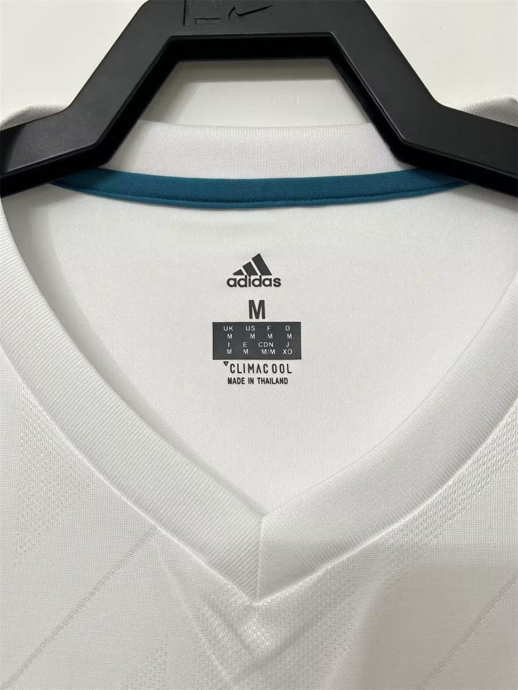 Real Madrid Home Retro Long Sleeves Jersey 17/18