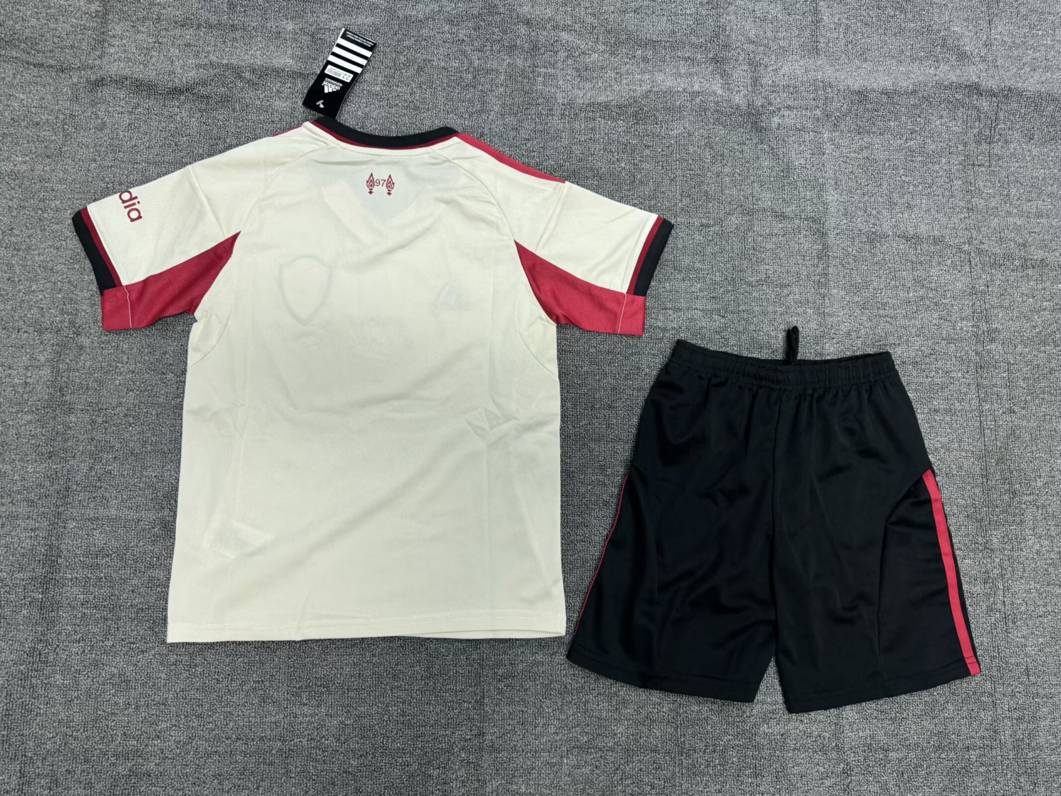 Liverpool Away Kids Suit 25/26- CHAMPIONS 20