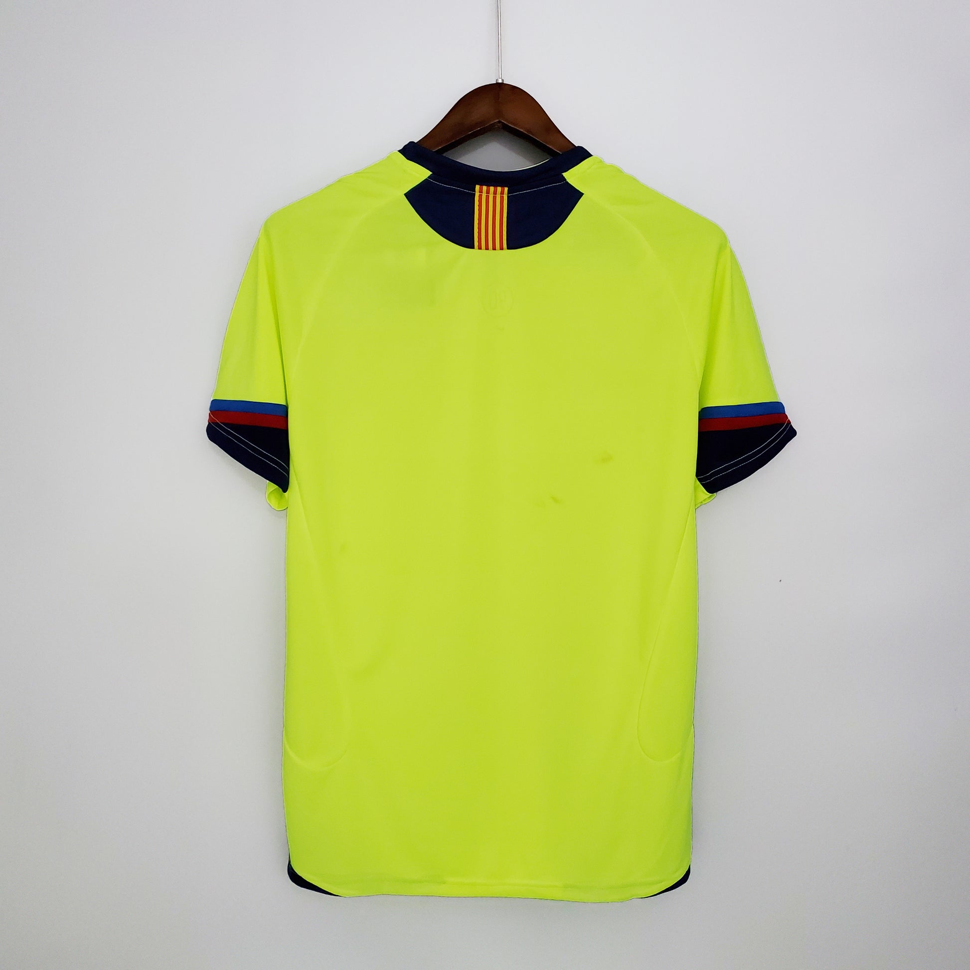 Barcelona Away Retro Jersey 2005/06
