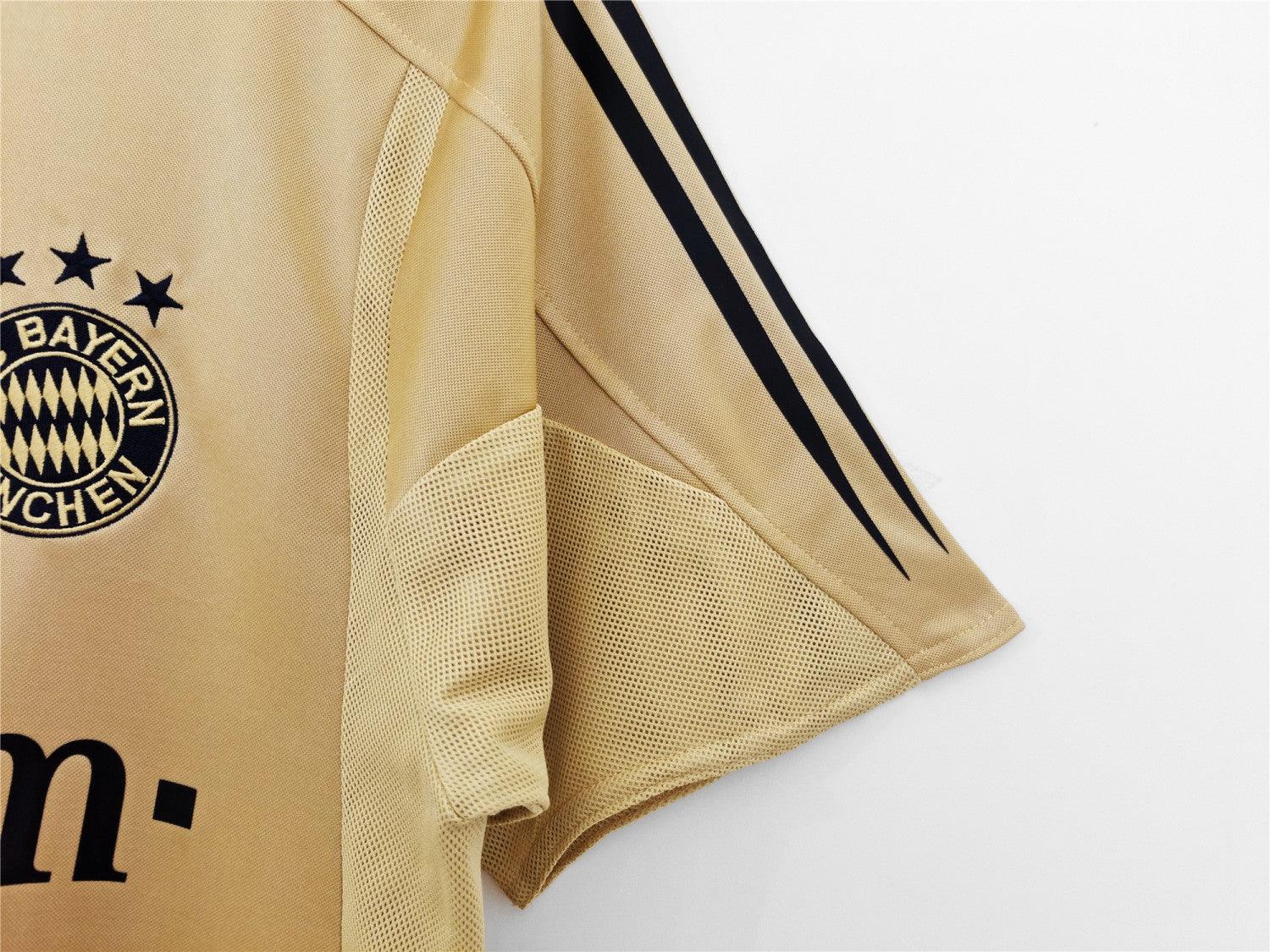 Bayern Munich Away Retro Jersey 2004/05