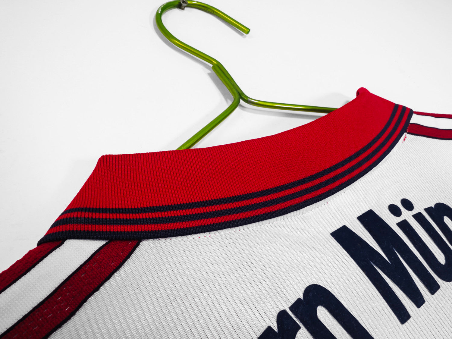 Bayern Munich Away Retro Jersey 1998/00