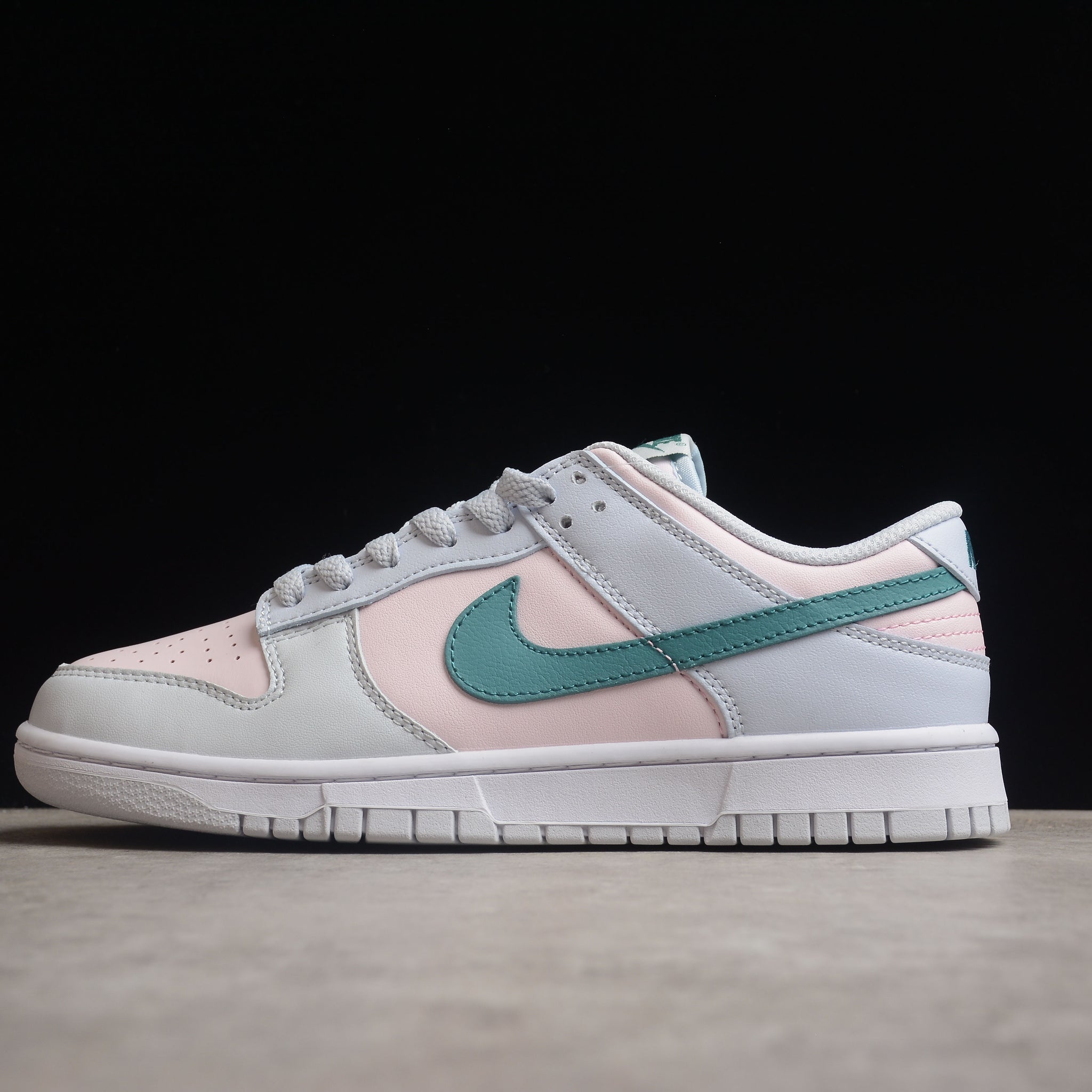 SB Dunk Low Mineral Teal Light Blue Pink FD1232-002