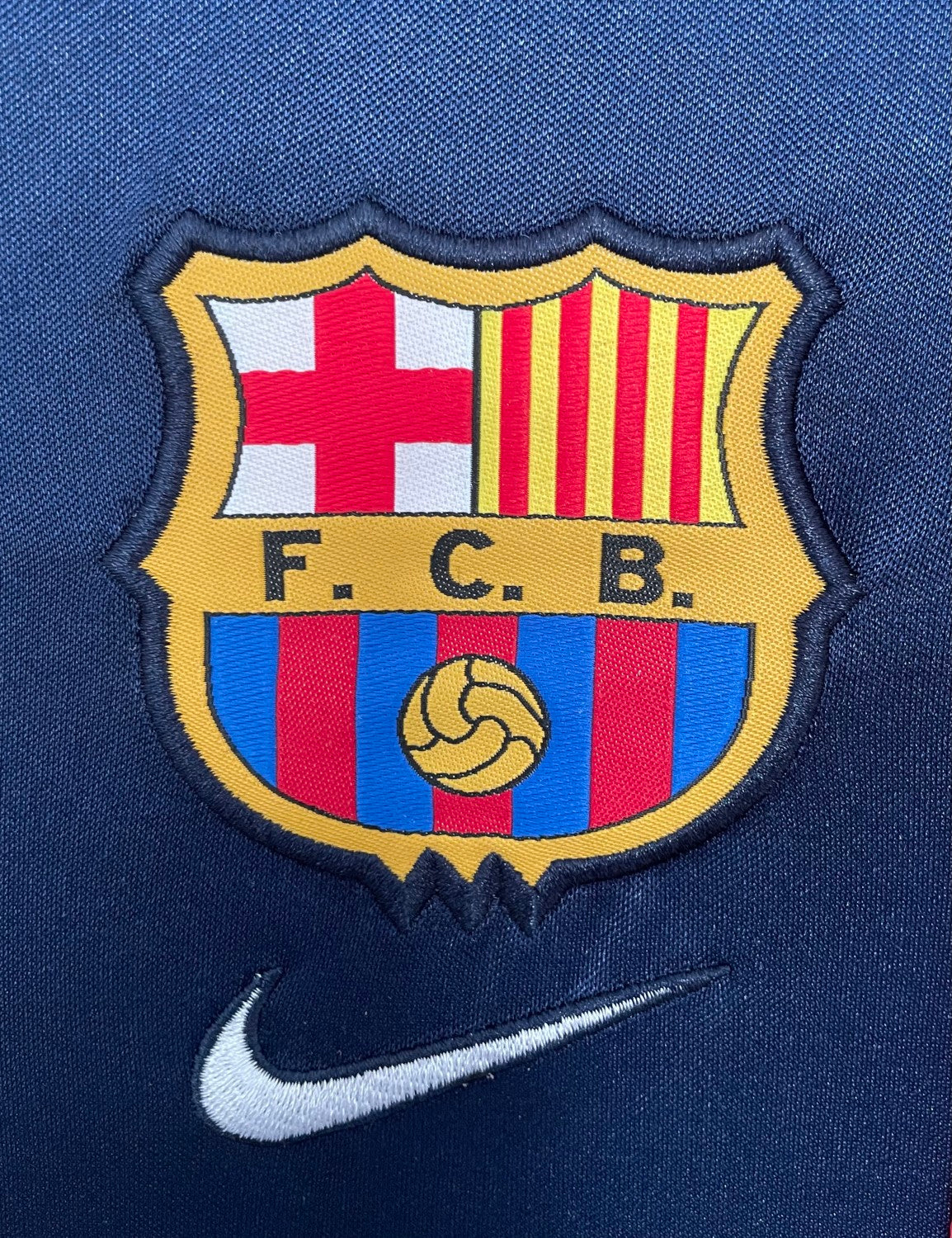 Barcelona Away Retro Jersey 2001/02