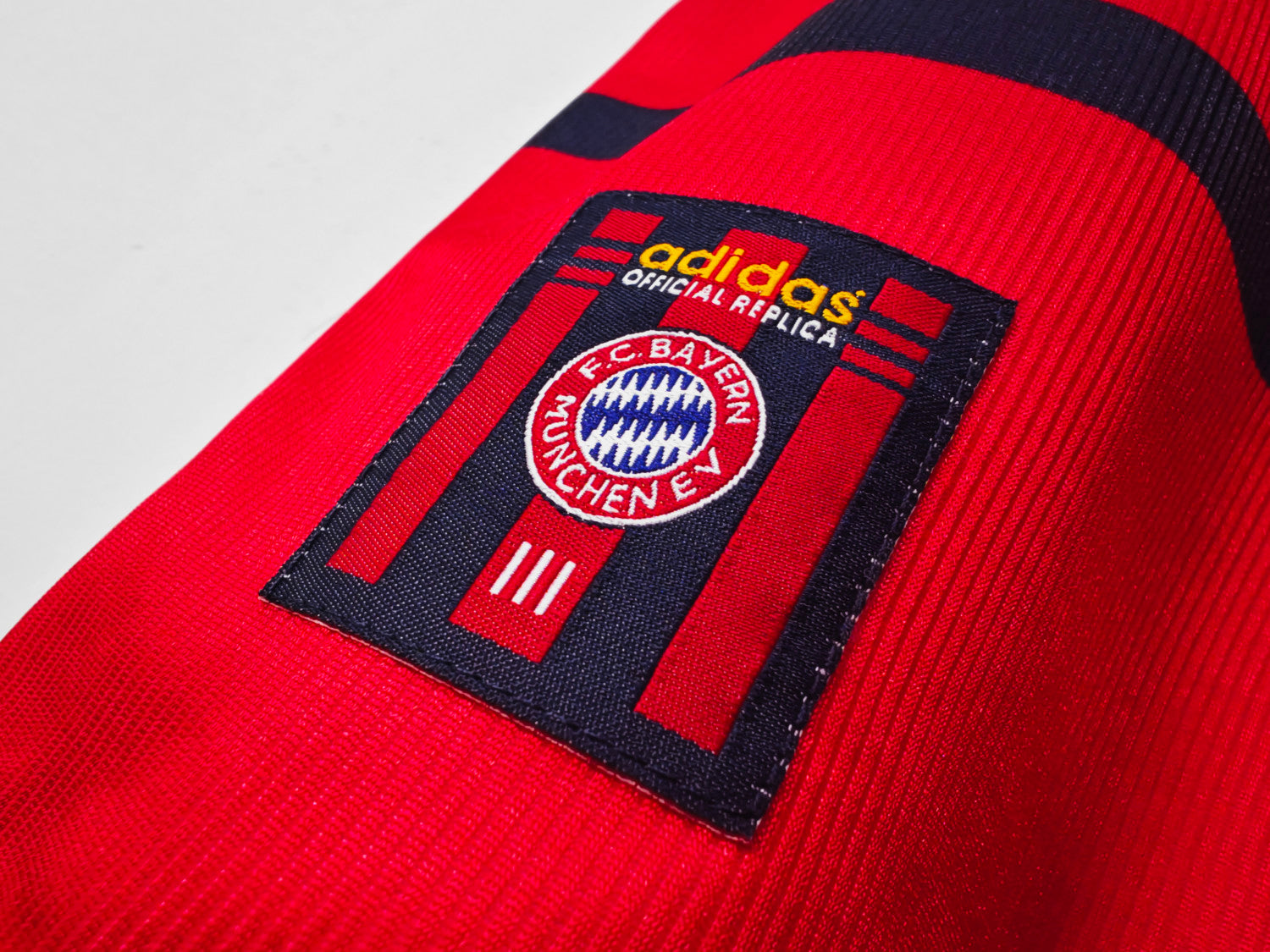 Bayern Munich Away Retro Jersey 1998/00