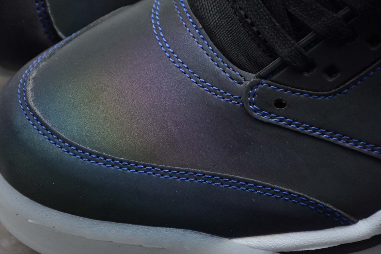 Air Jordan 5 WMNS “Oil Grey” CD2722-001